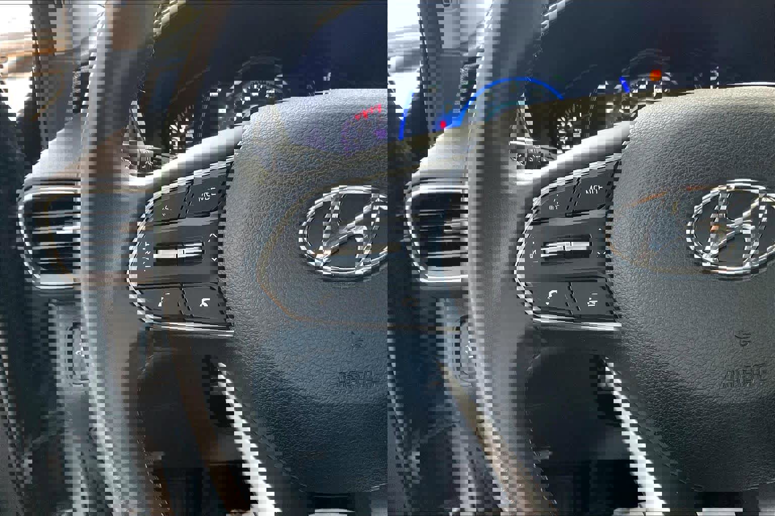 Used 2020 Hyundai Santa Fe SEL w/ Convenience Package image 19