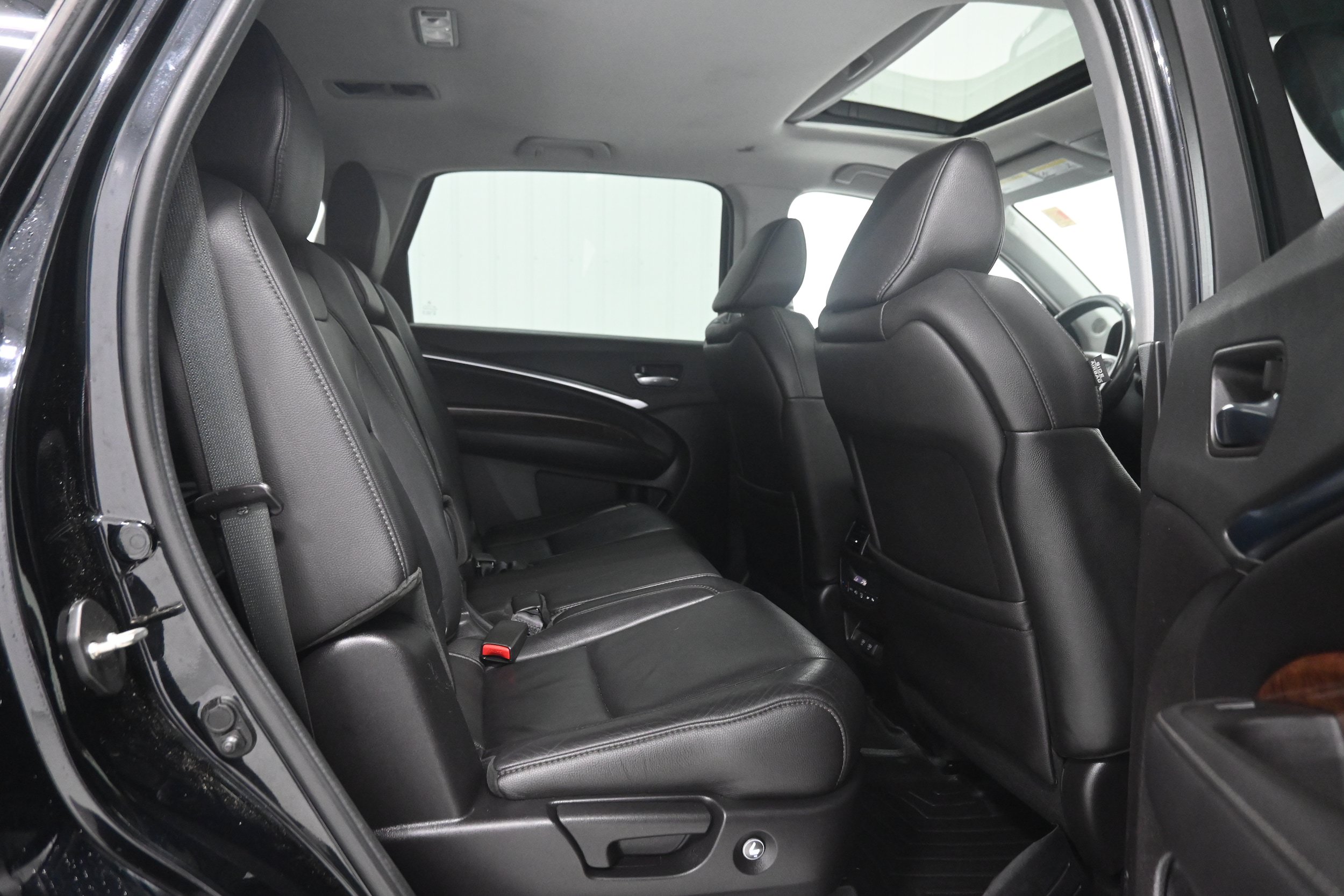Used 2020 Acura MDX SH-AWD image 30