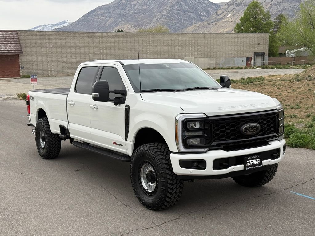 Used 2026 Ford F350 Lariat w/ Black Appearance Package AWD/4WD image 2