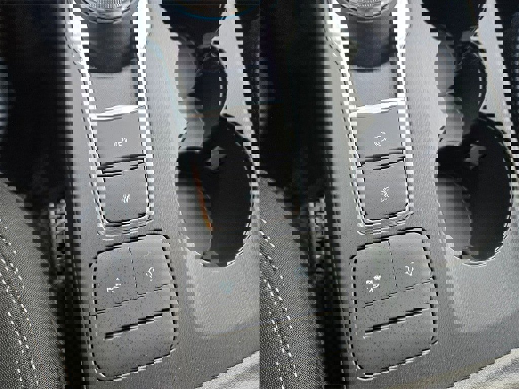 Used 2025 Ford Escape Active image 16