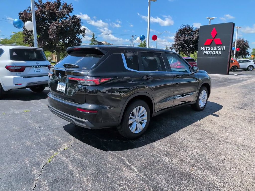 New 2026 Mitsubishi Outlander ES AWD/4WD image 8