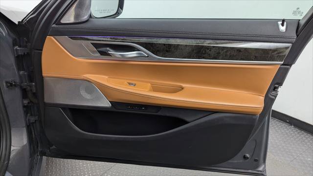 Used 2021 BMW 740i xDrive w/ Autobahn Package image 22