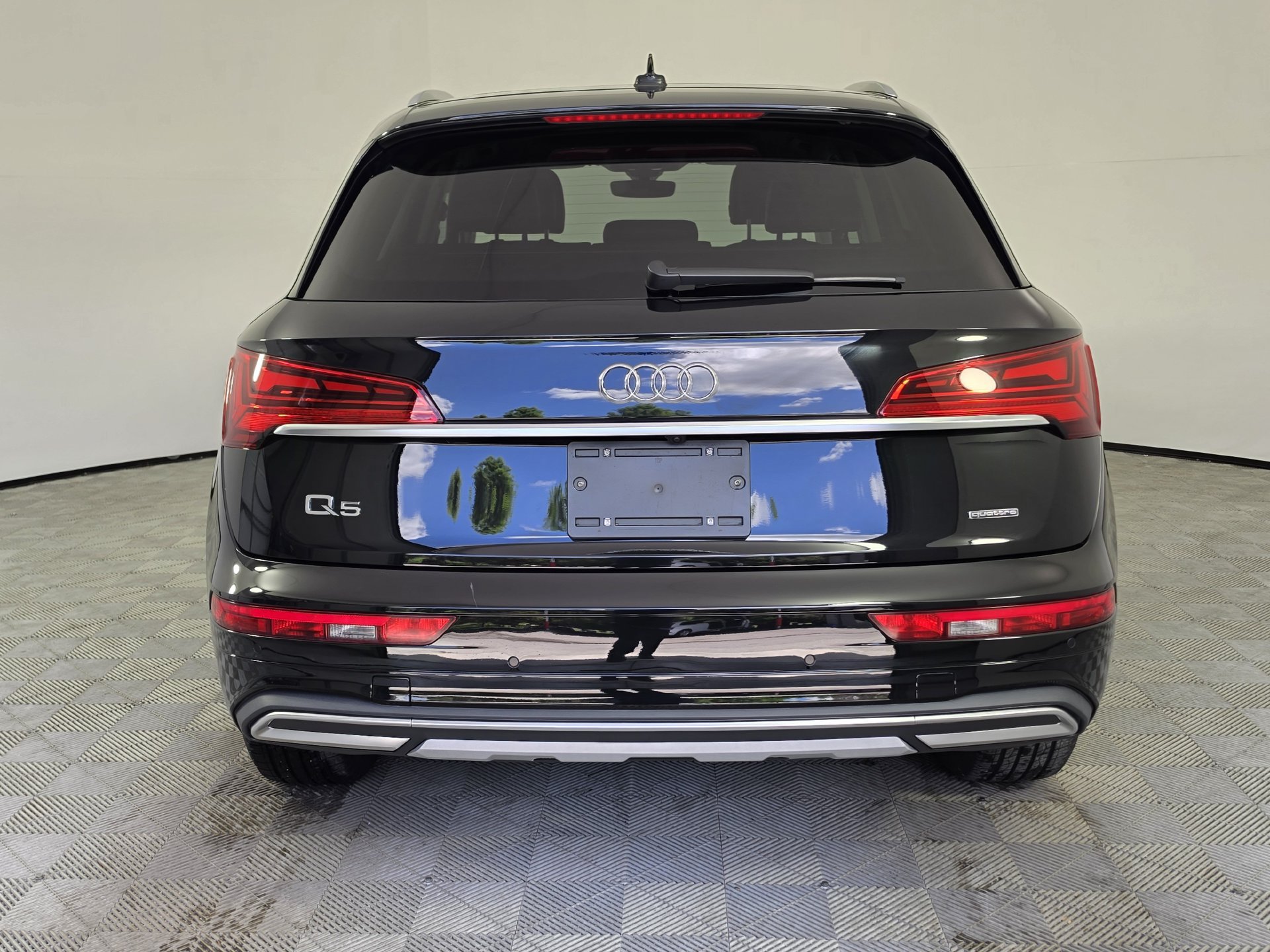 Certified 2024 Audi Q5 2.0T Premium Plus AWD/4WD image 6