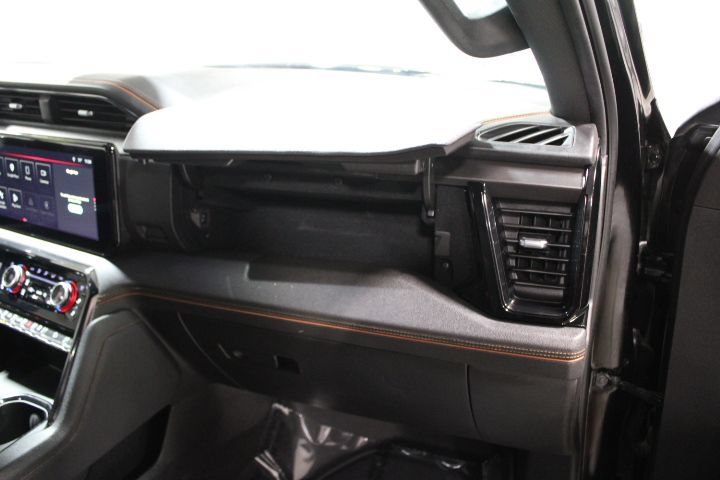 Used 2024 GMC Sierra 1500 AT4 w/ Technology Package AWD/4WD image 29