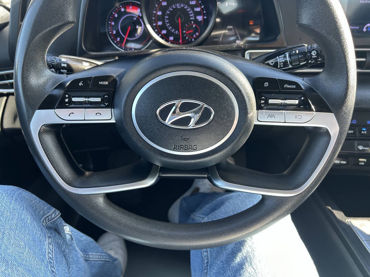 Used 2021 Hyundai Elantra SEL w/ Cargo Package FWD image 11
