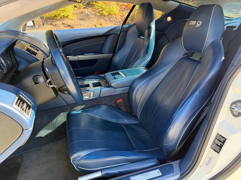 Used 2015 Aston Martin DB9 Coupe image 12