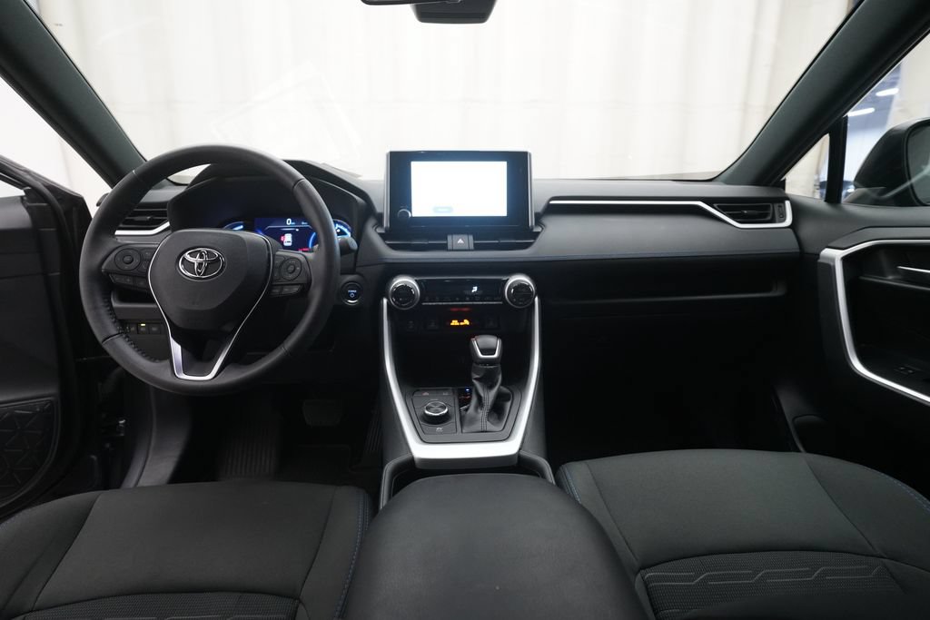 Used 2023 Toyota RAV4 SE w/ SE Grade Weather Package AWD/4WD image 5
