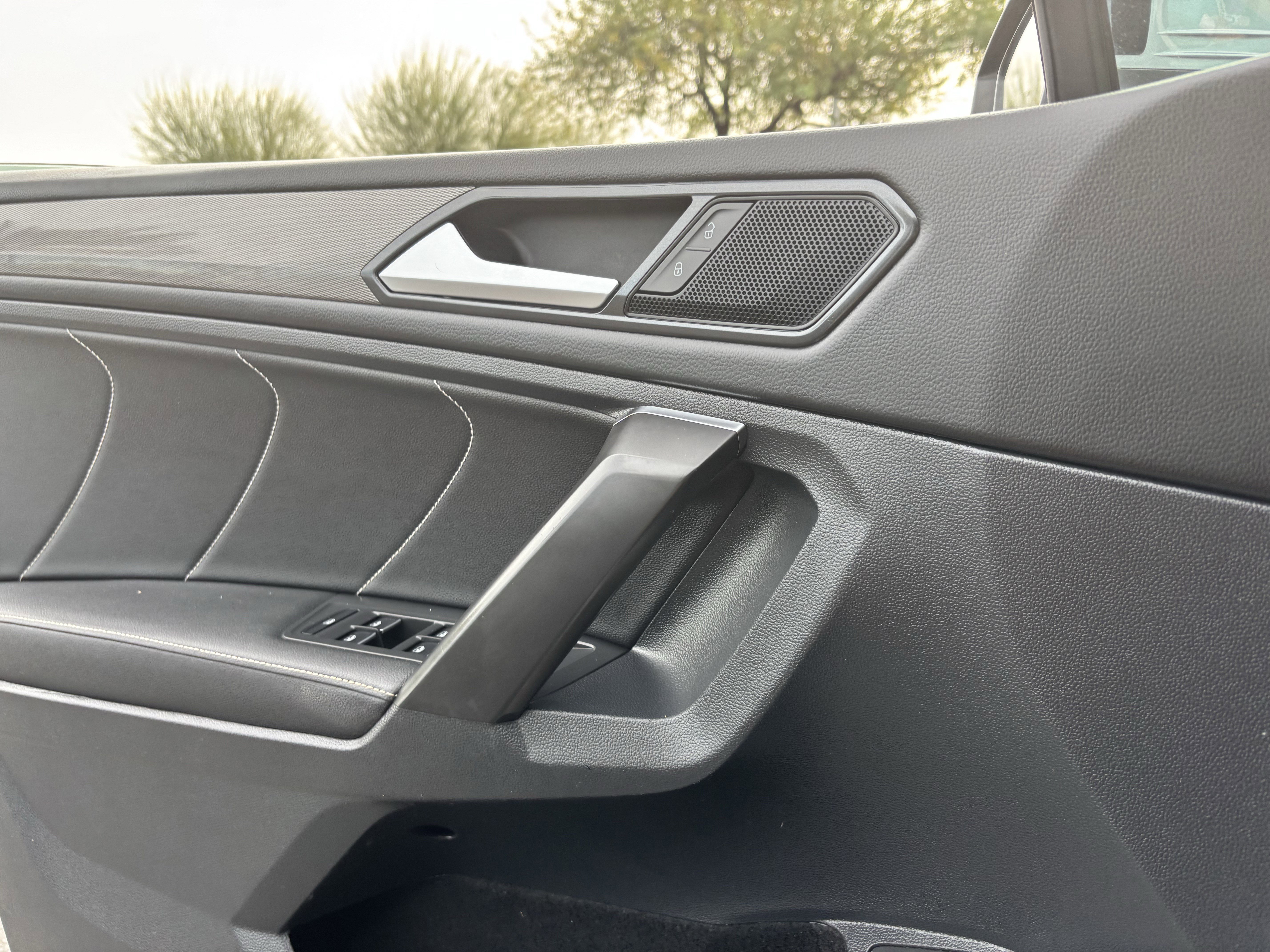 Used 2022 Volkswagen Tiguan SE image 20