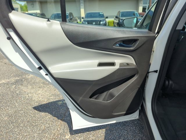 Used 2021 Chevrolet Equinox LS FWD image 25
