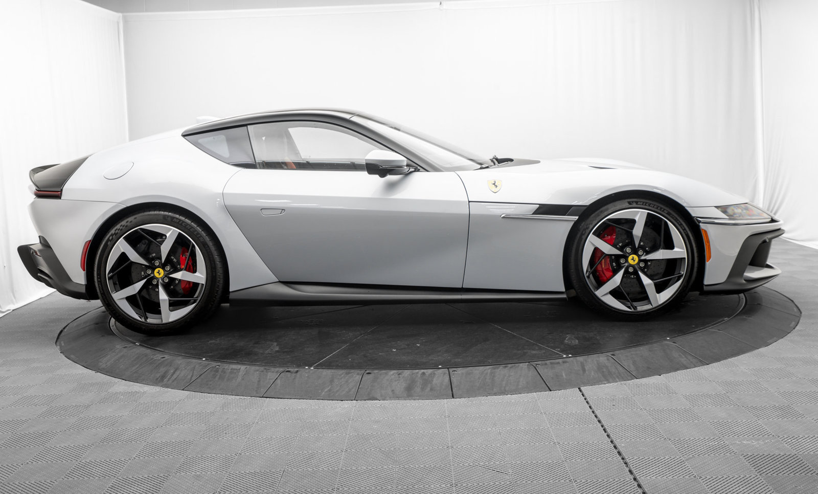 Used 2025 Ferrari 12Cilindri RWD image 8