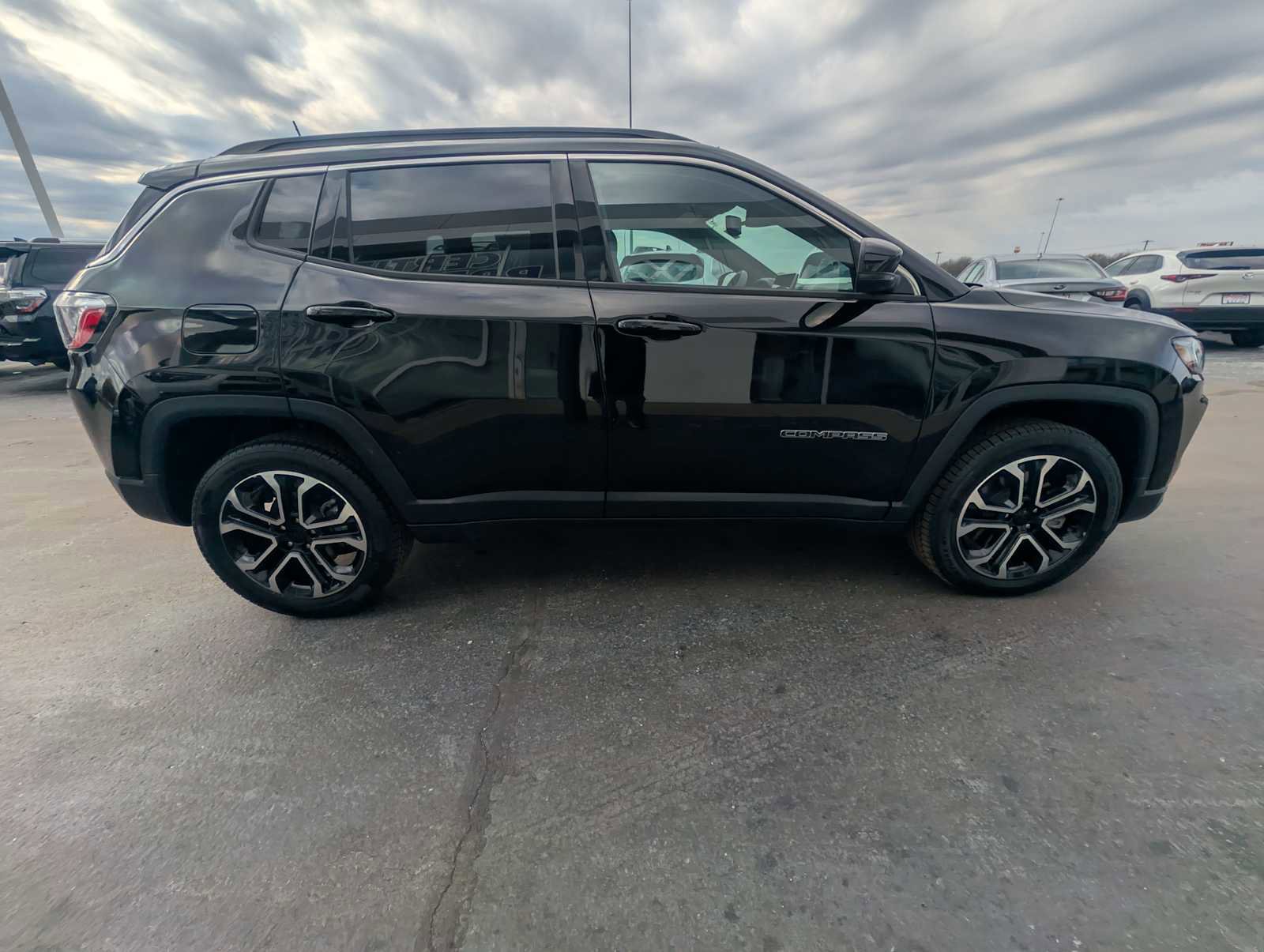 Used 2024 Jeep Compass Limited image 8