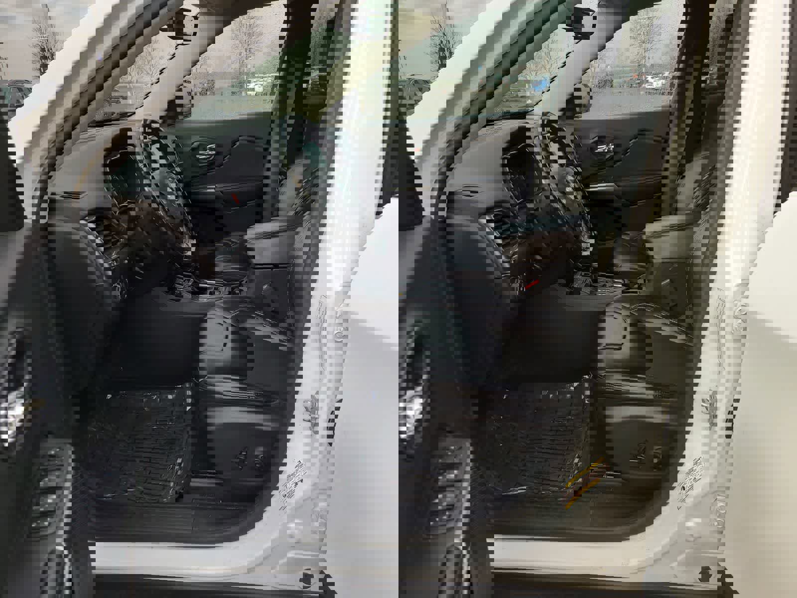 Used 2020 Jeep Cherokee Latitude w/ Quick Order Package 26F North image 19