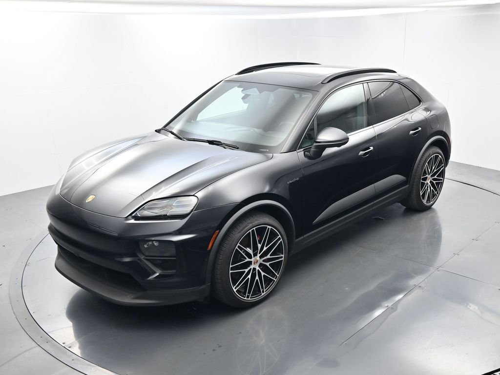 Certified 2025 Porsche Macan 4S Electric AWD/4WD image 32