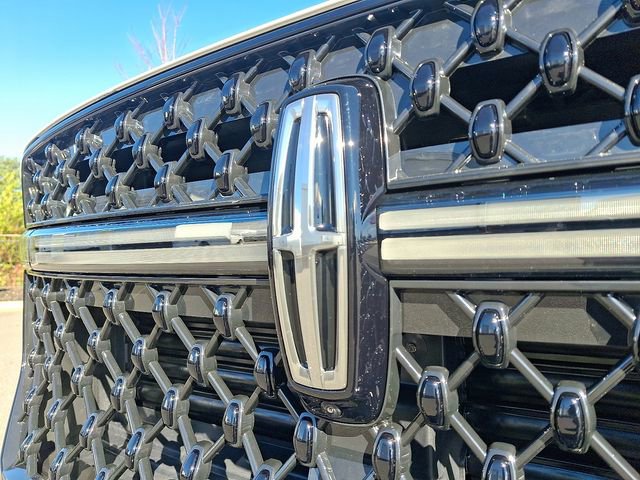 New 2025 Lincoln Navigator L Reserve w/ Jet Appearance Package image 11