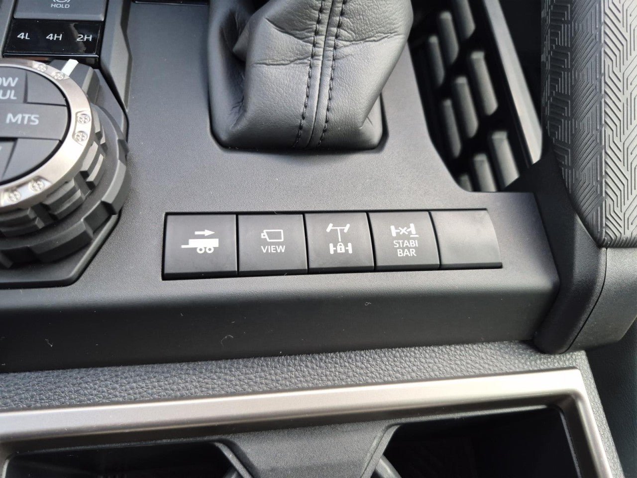 Used 2025 Toyota 4Runner Trailhunter AWD/4WD image 39