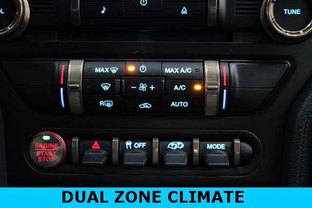 Used 2021 Ford Mustang Shelby GT500 w/ Carbon Fiber Track Pack image 32