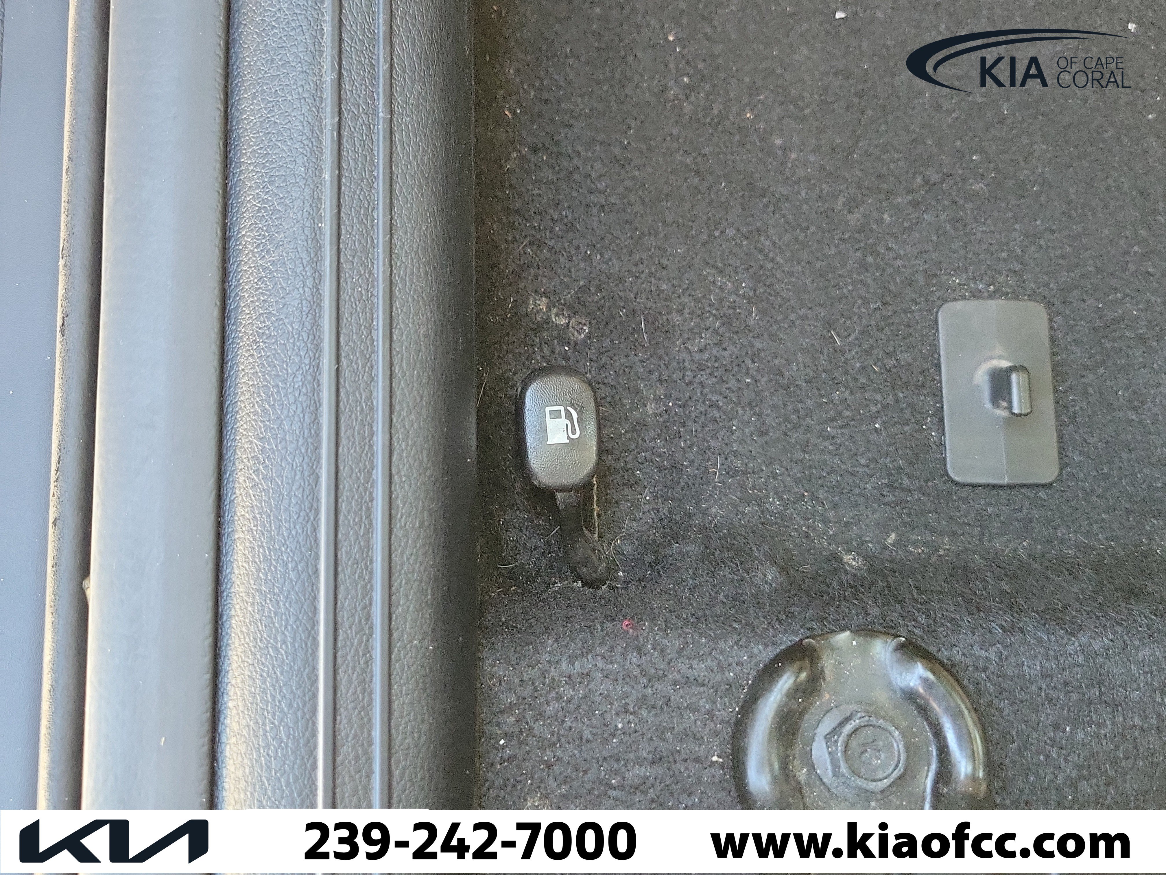Certified 2024 Kia Soul LX FWD image 25