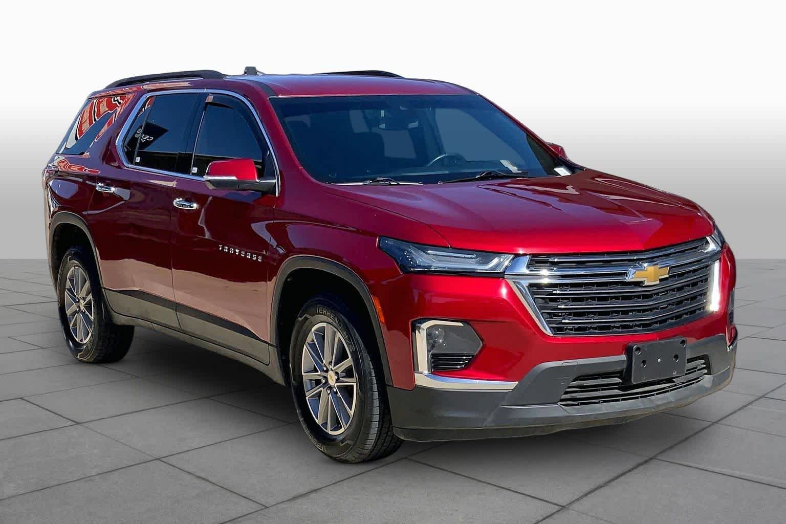 Used 2023 Chevrolet Traverse LT FWD image 3