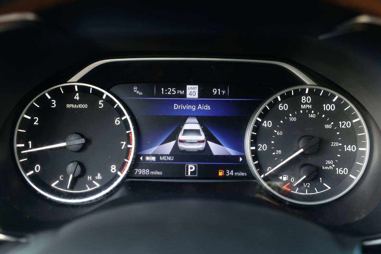 Used 2023 Nissan Maxima SR w/ Sport Mat Group FWD image 32