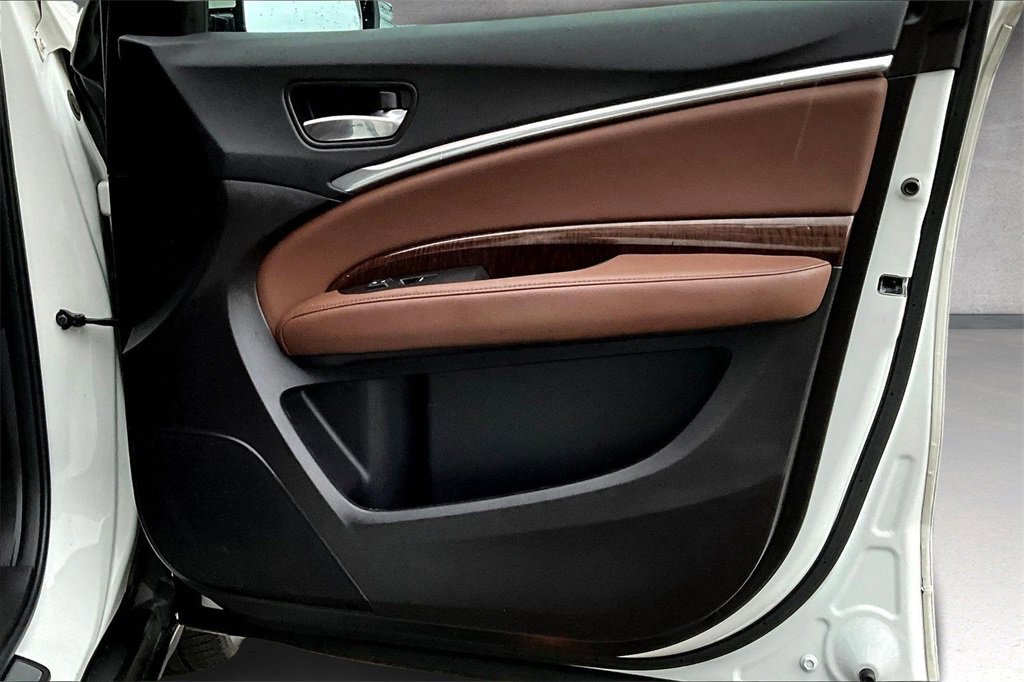 Used 2017 Acura MDX SH-AWD w/ Technology Package image 29