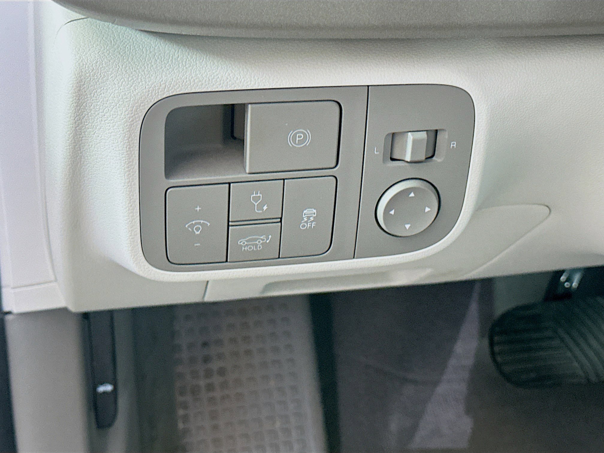 Used 2023 Hyundai Ioniq 6 SEL w/ Cargo Package image 16