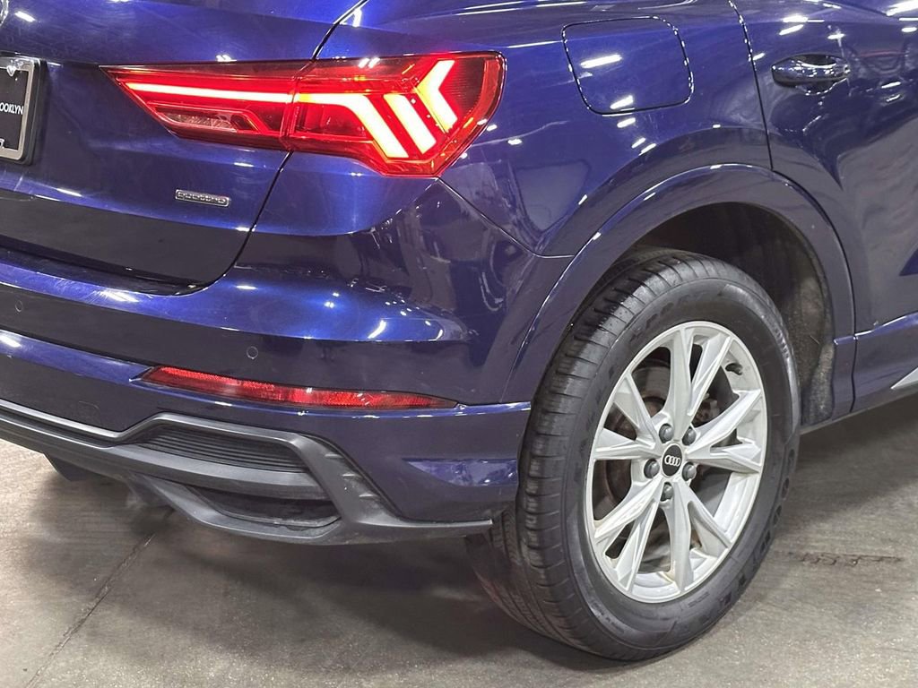 Used 2022 Audi Q3 2.0T Premium Plus w/ Premium Plus Package AWD/4WD image 11