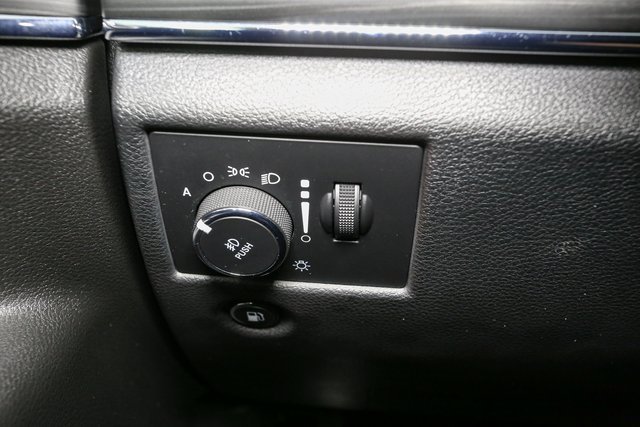 Used 2020 Jeep Grand Cherokee Limited w/ Luxury Group II image 41