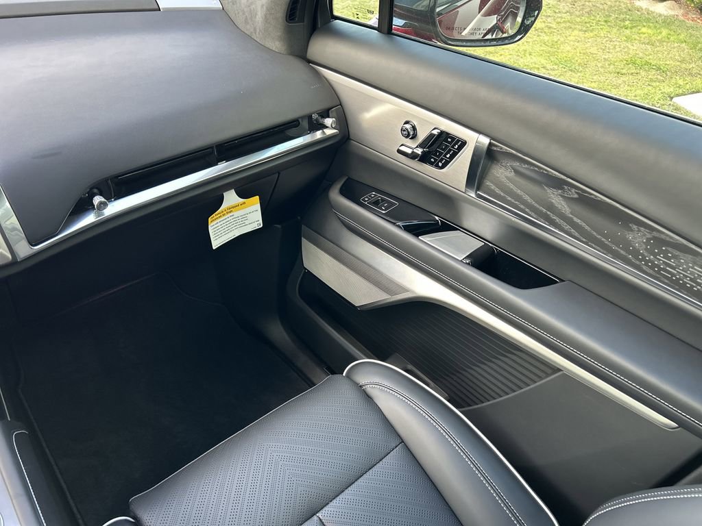 New 2026 Cadillac Vistiq Platinum image 16