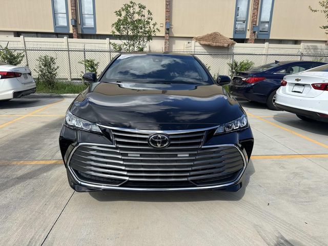 Used 2020 Toyota Avalon XLE FWD image 2