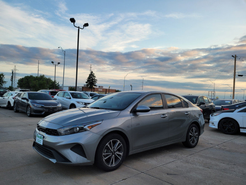 Used 2023 Kia Forte LXS FWD image 4
