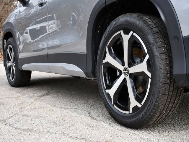 New 2026 Volkswagen Tiguan SE FWD image 9