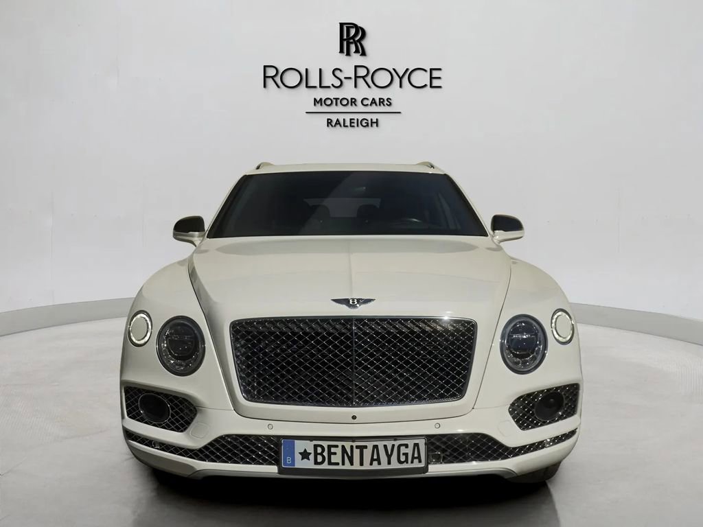 Used 2018 Bentley Bentayga image 3