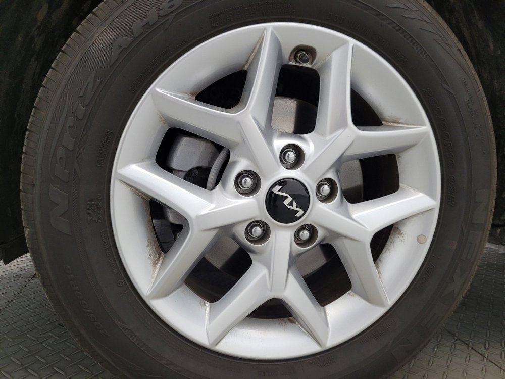 Used 2025 Kia Soul LX image 31