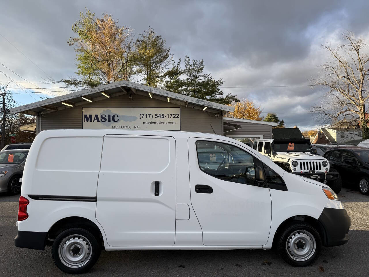 Used 2018 Nissan NV200 S w/ Back Door Glass Package image 3