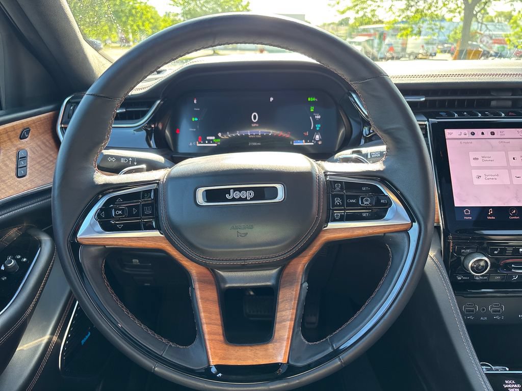 Used 2022 Jeep Grand Cherokee Summit AWD/4WD image 20