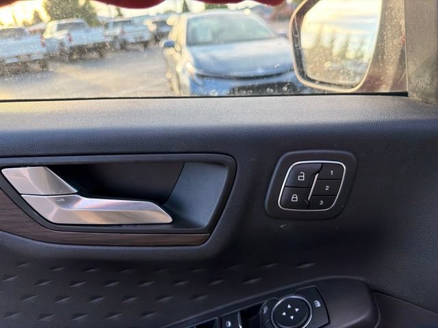 Used 2020 Ford Escape Titanium AWD/4WD image 18