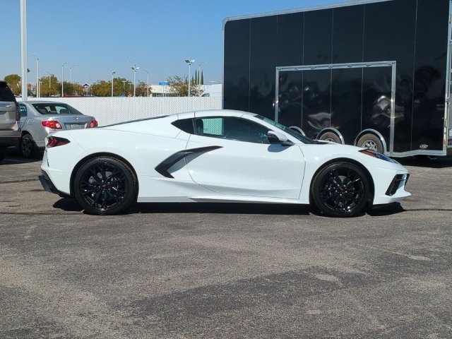 New 2027 Chevrolet Corvette Stingray Coupe w/ 1LT RWD image 9