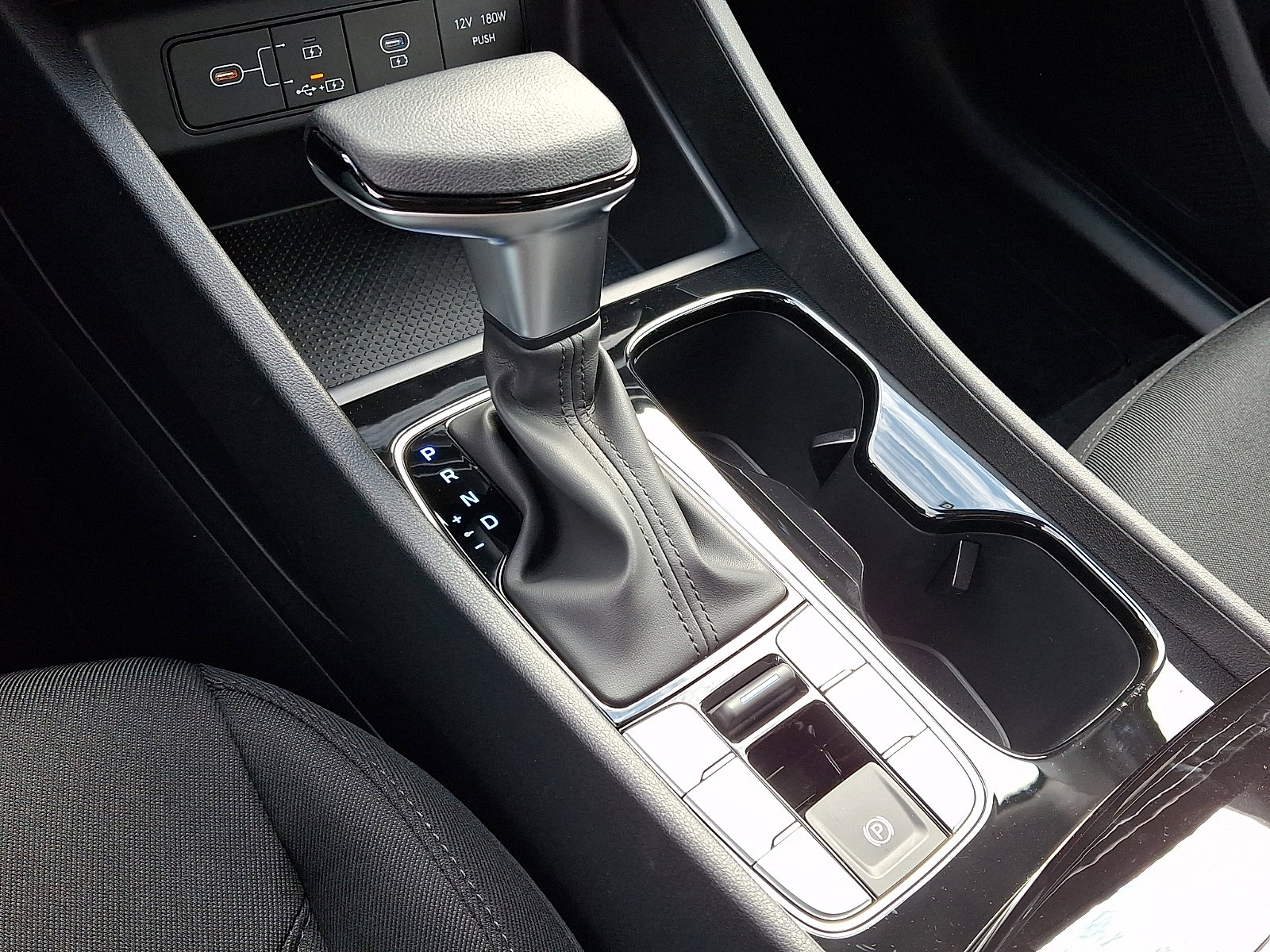 New 2026 Hyundai Tucson SE image 7