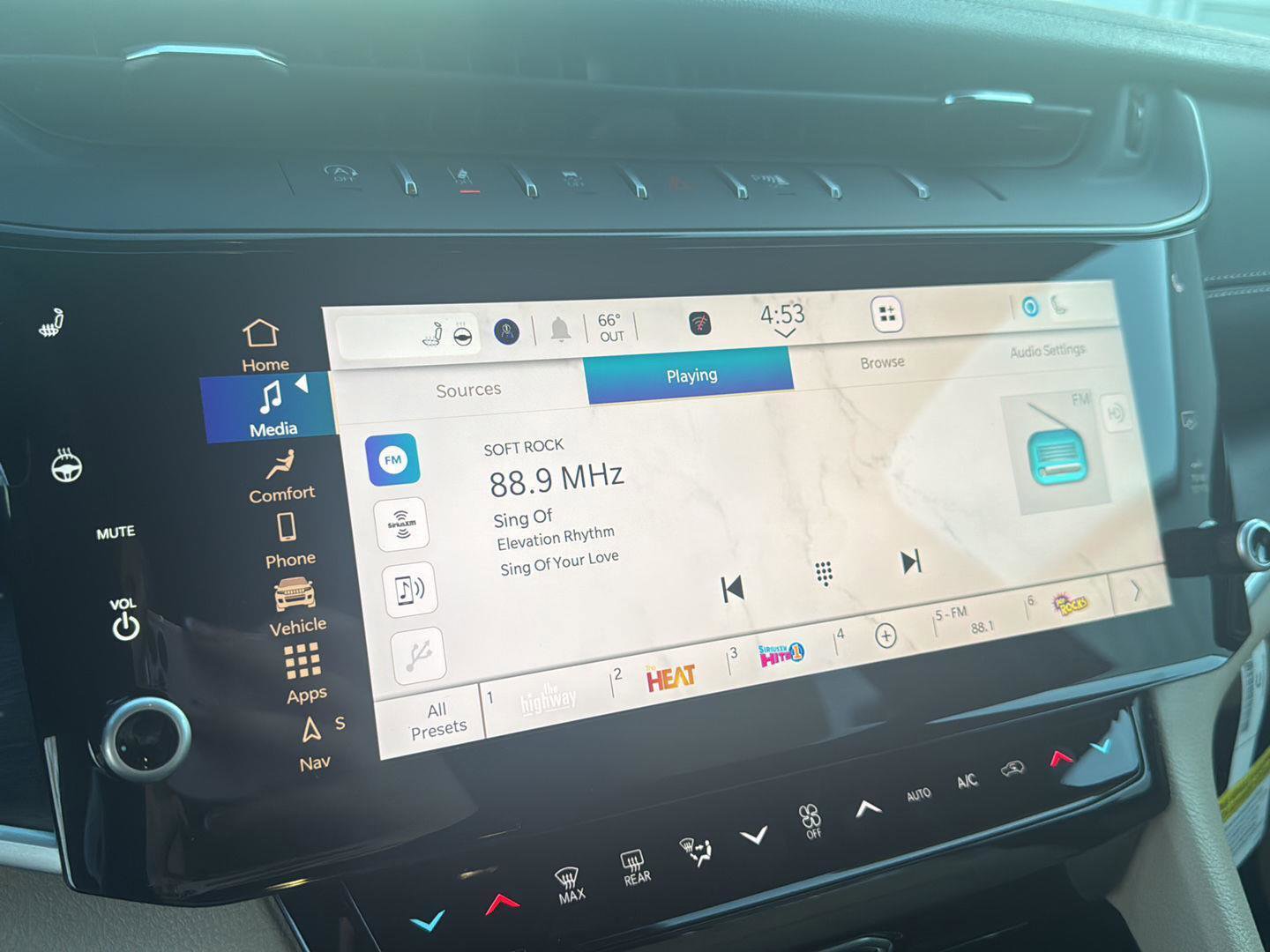 New 2026 Jeep Grand Cherokee Limited w/ Trailer Tow Package image 24