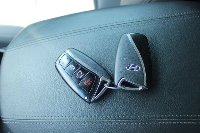 Used 2018 Hyundai Santa Fe Sport w/ 2.4L Value Package 02 FWD image 23