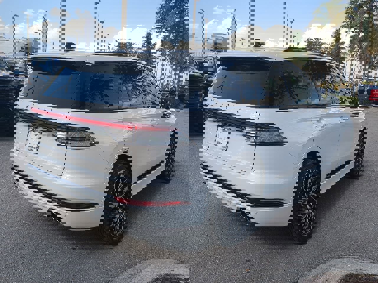 Used 2025 Lincoln Aviator Black Label w/ Jet Appearance Package image 5