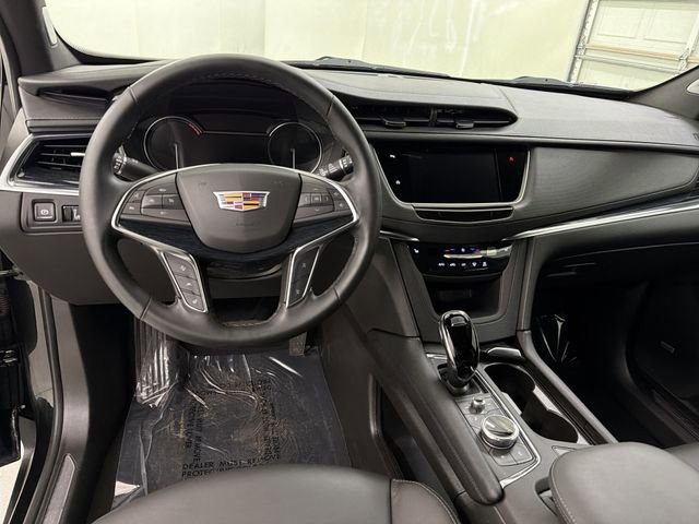 Certified 2025 Cadillac XT5 Premium Luxury w/ LPO, Floor Liner Package AWD/4WD image 22