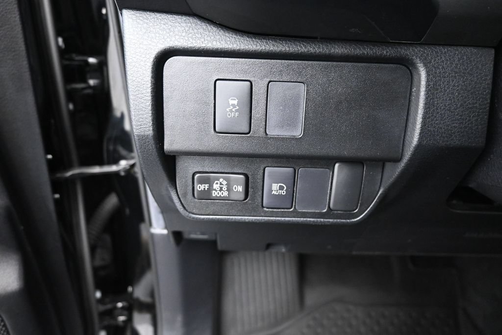Used 2022 Toyota Tacoma SR AWD/4WD image 12