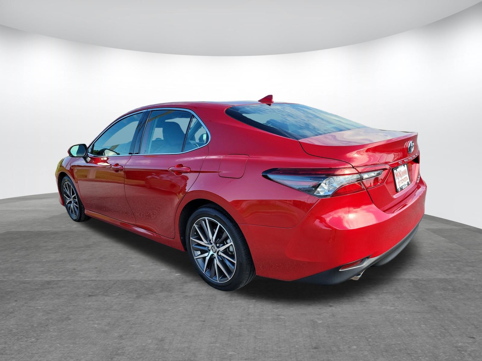 Used 2023 Toyota Camry XLE FWD image 7