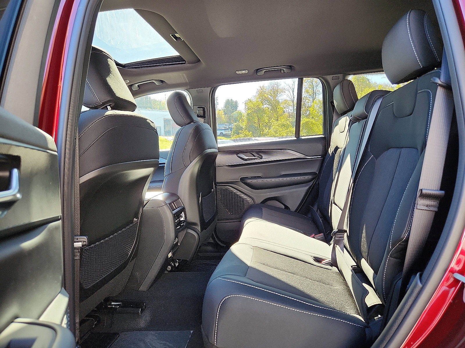 New 2025 Jeep Grand Cherokee Laredo X image 6