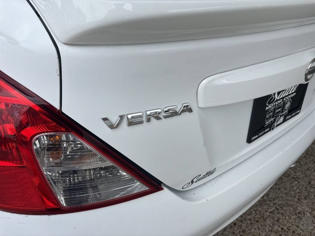 Used 2013 Nissan Versa FWD image 30