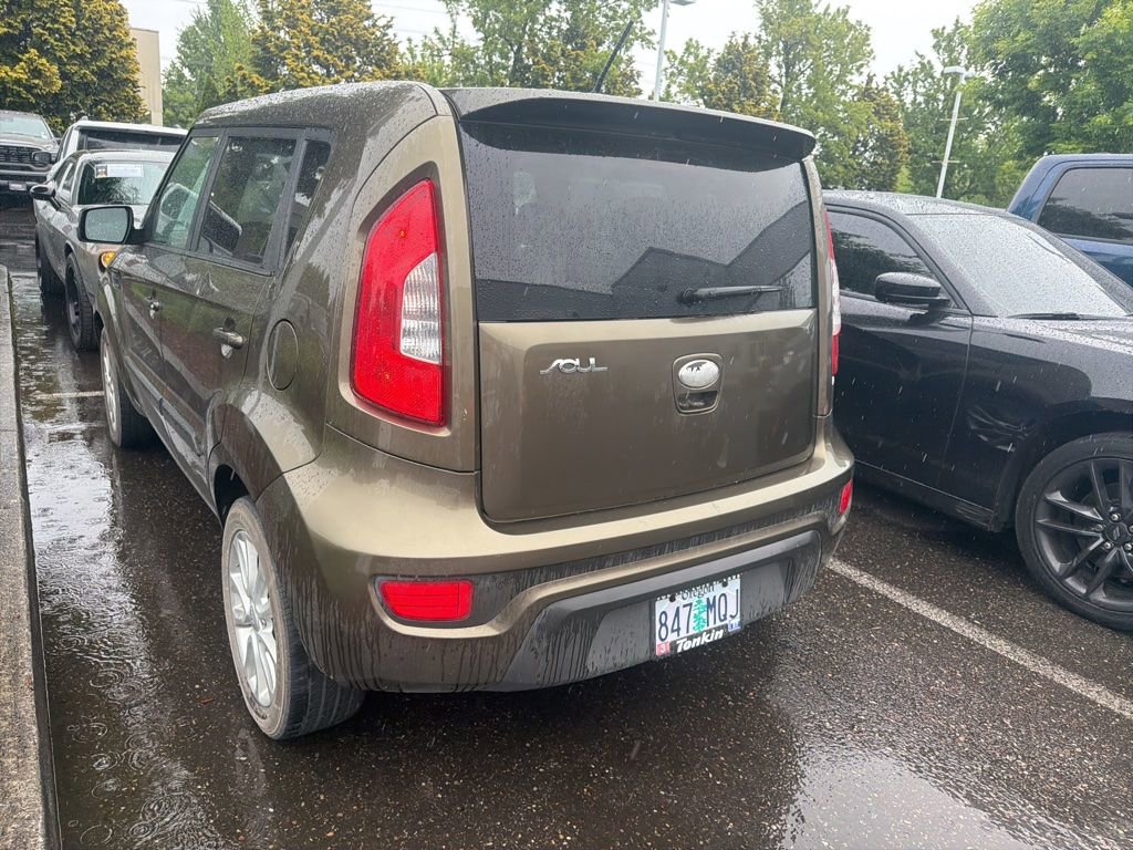 Used 2013 Kia Soul + FWD image 6