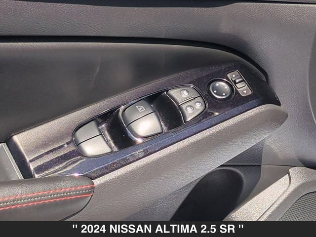 Used 2024 Nissan Altima 2.5 SR AWD/4WD image 12