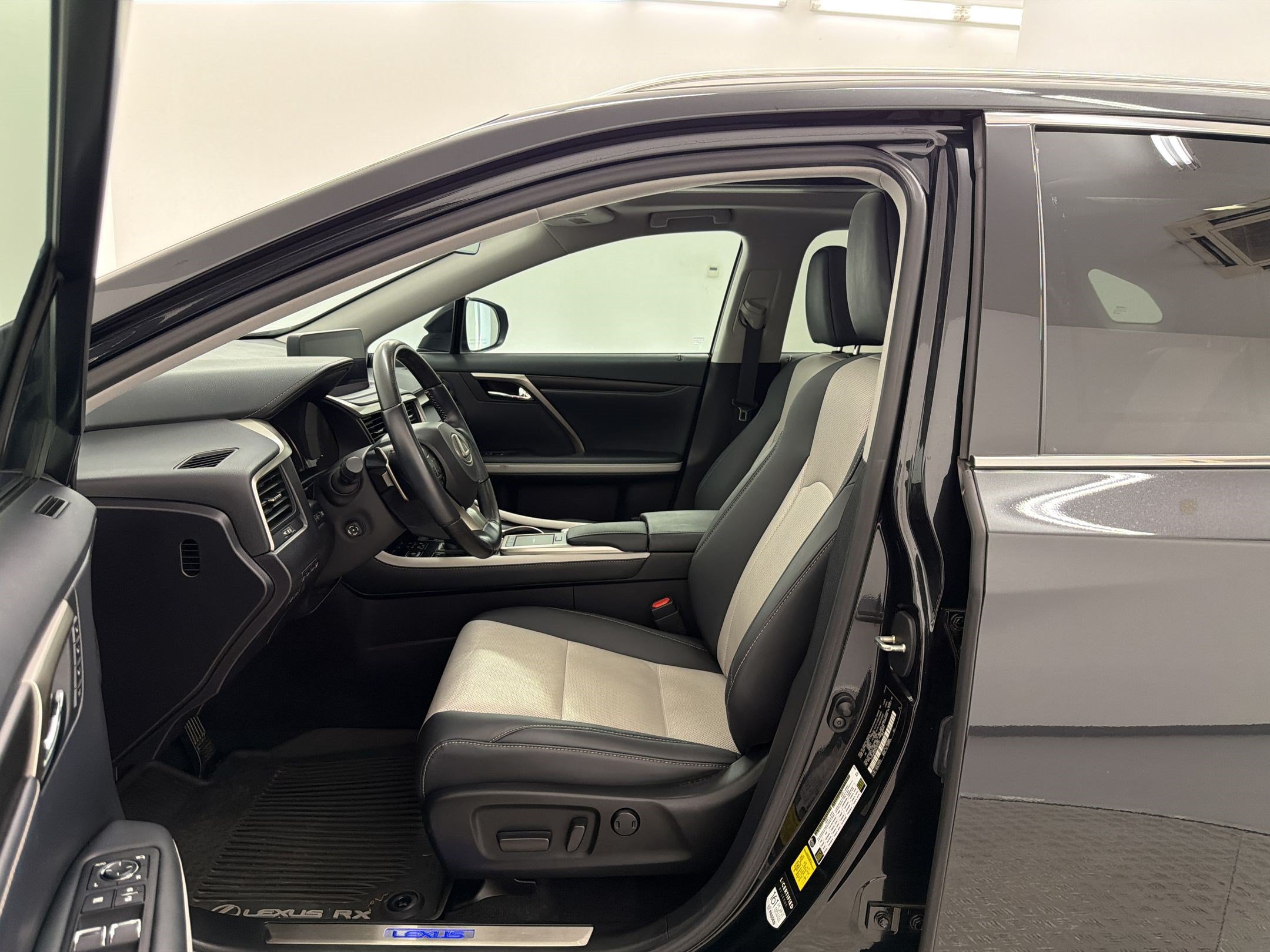 Certified 2022 Lexus RX 450h AWD w/ Special Edition image 33