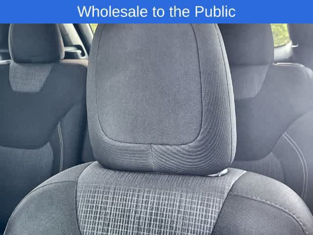 Used 2015 Jeep Cherokee Latitude w/ Comfort/Convenience Group FWD image 25